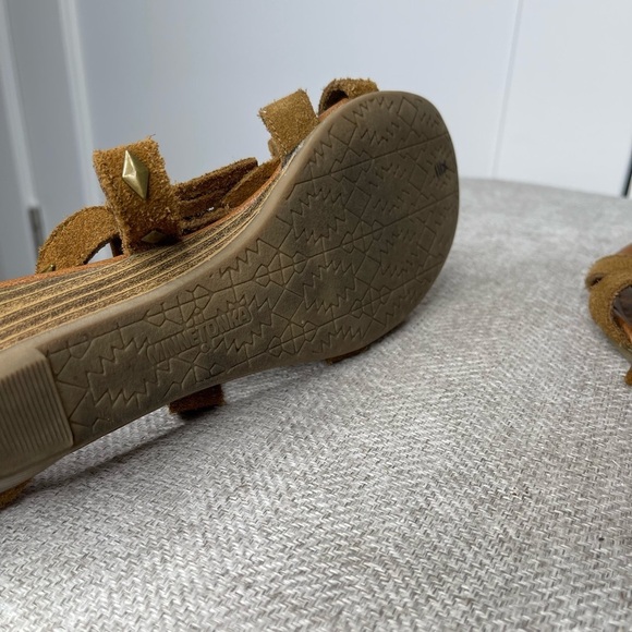 Minnetonka Moccasin Sandals Suede Tassel Fringe Women’s Size 7 BOHO - Picture 5 of 5